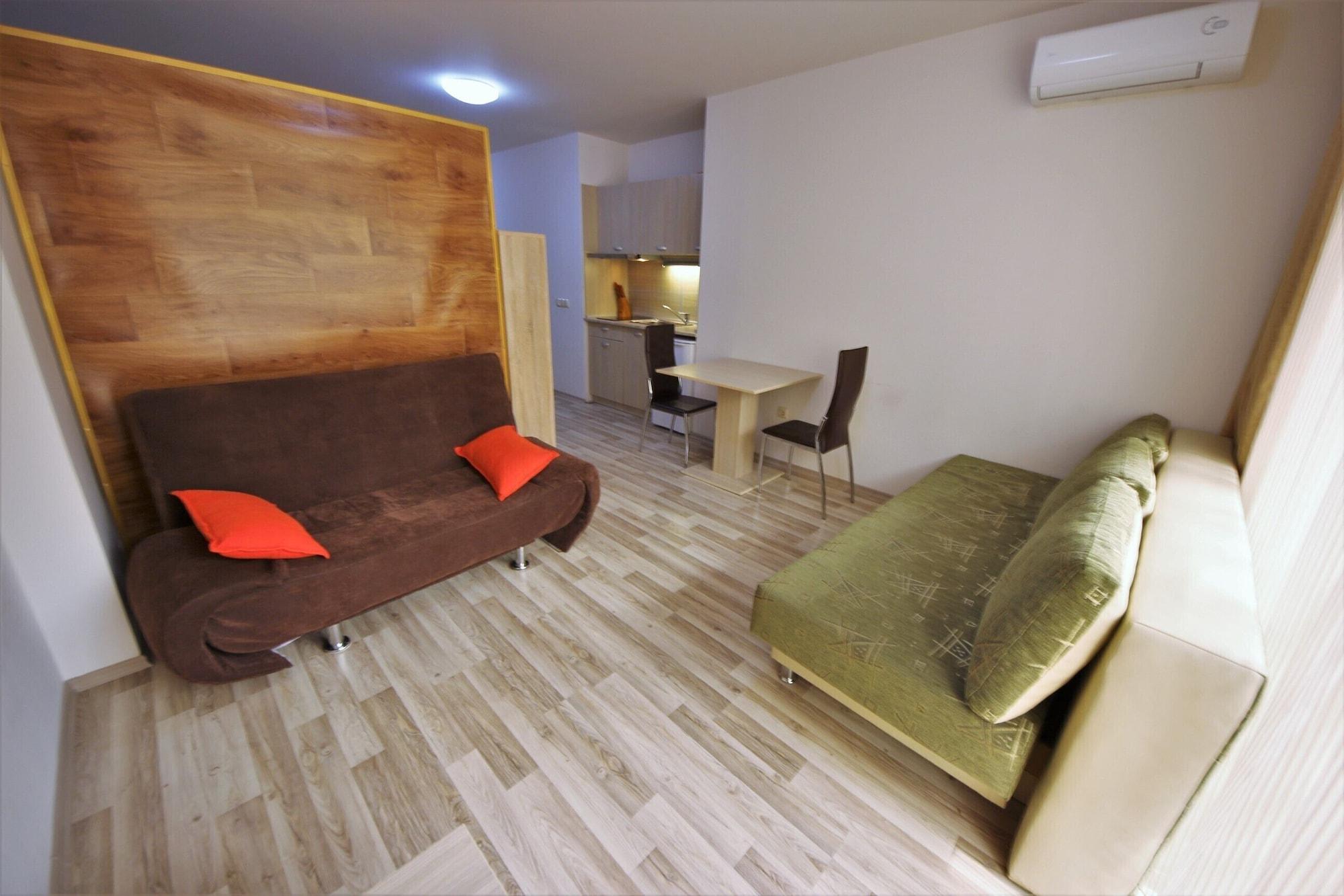 Menada Tarsis Apartments Pantai Sunny Bagian luar foto