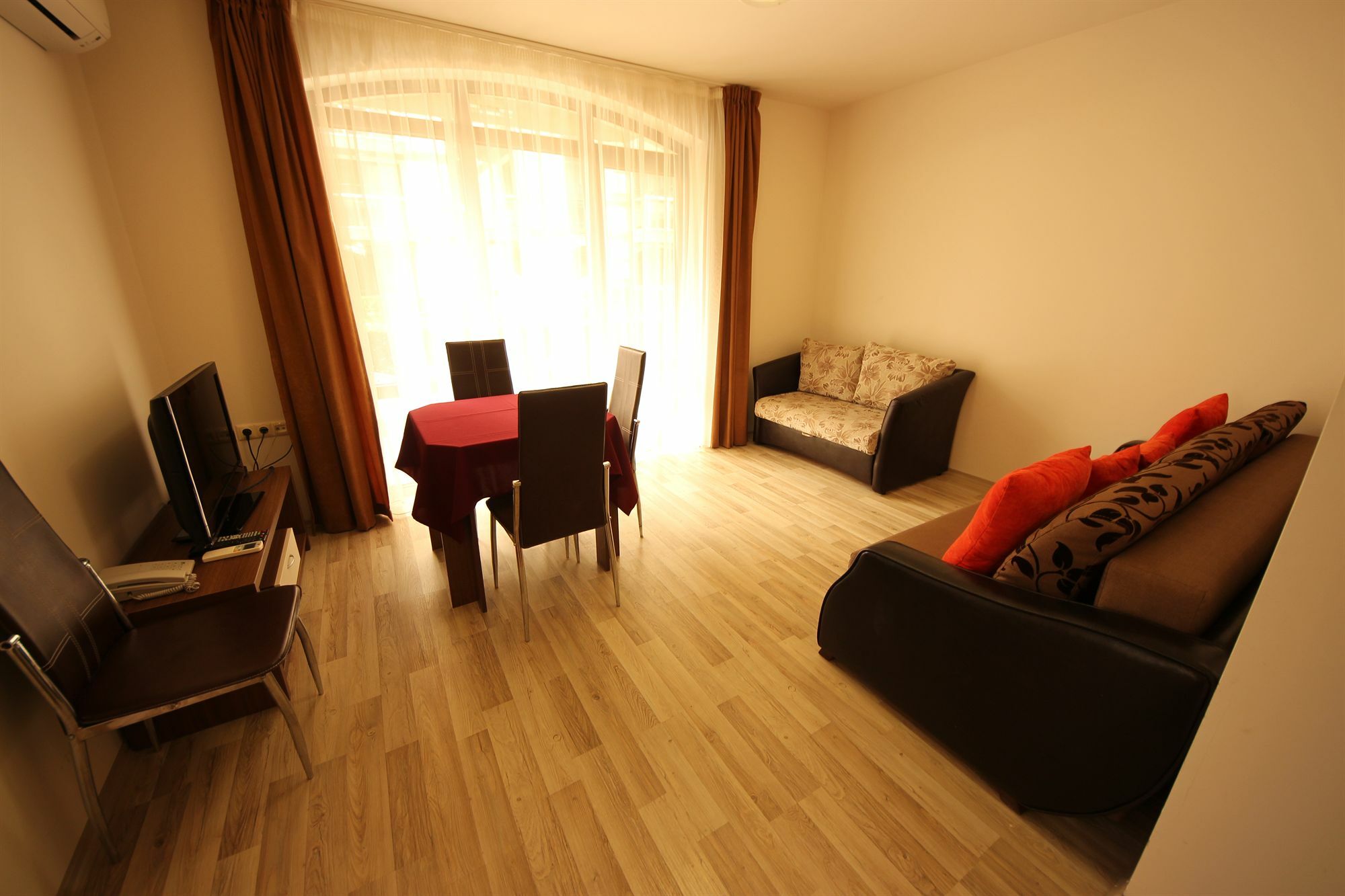 Menada Tarsis Apartments Pantai Sunny Bagian luar foto