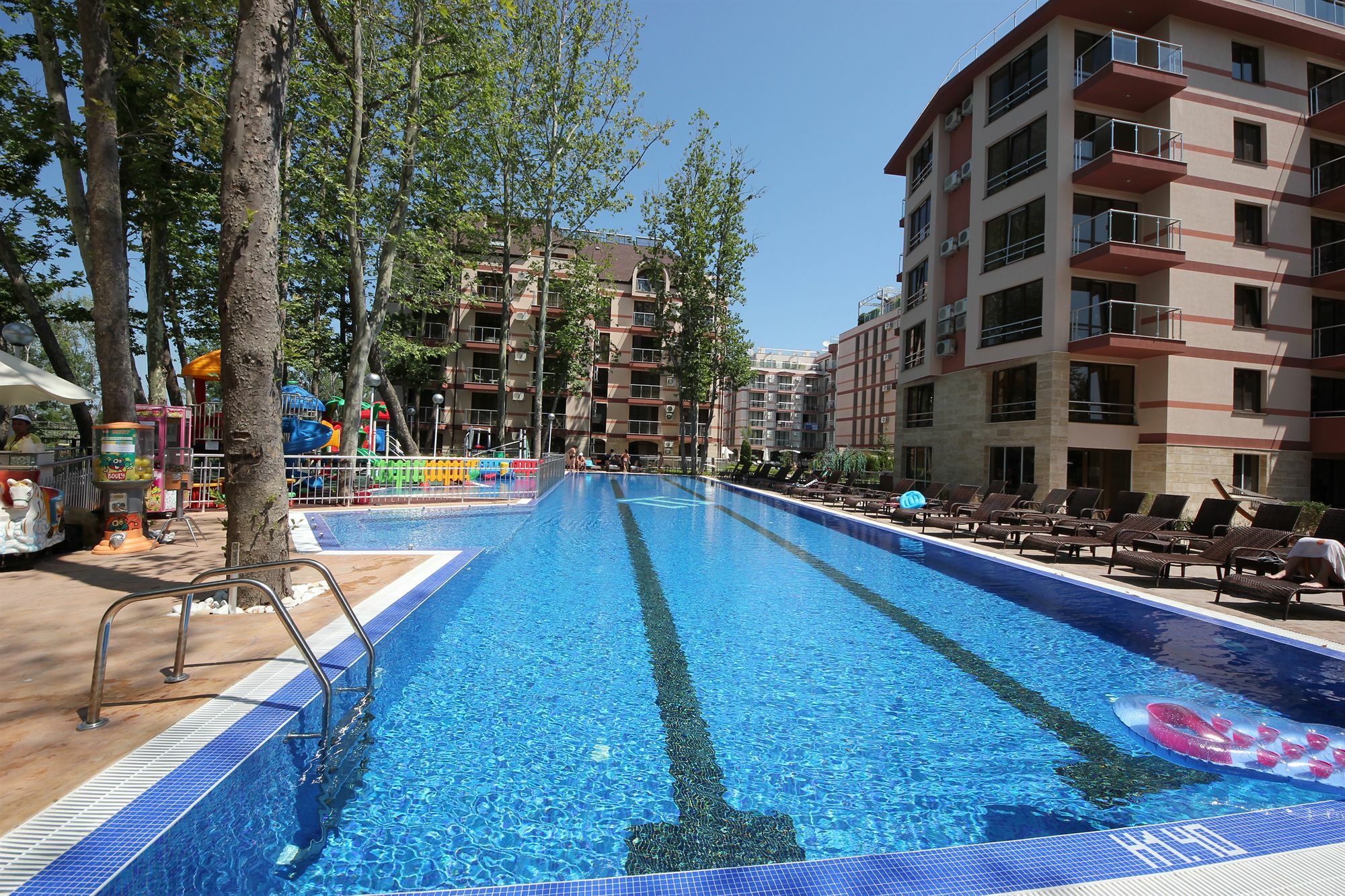Menada Tarsis Apartments Pantai Sunny Bagian luar foto